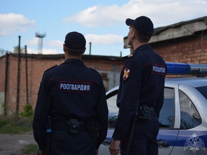 На даче в Омске задержали мужчину с кочергой, который «искал туалет» #Омск #Общество #Сегодня