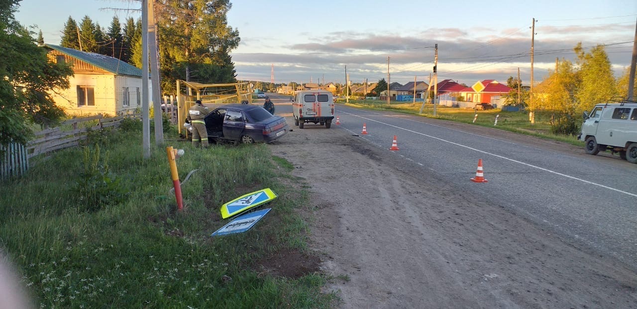 На севере Омской области пьяный водитель вез трех девушек и протаранил газопровод #Новости #Общество #Омск