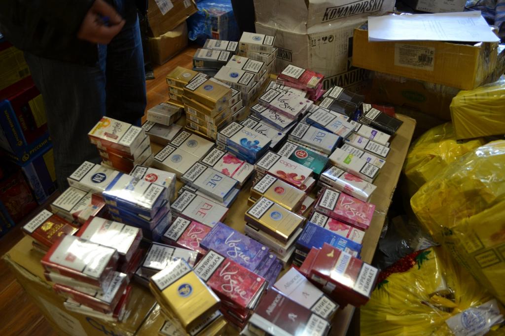 В Омской области мать и сын промышляли поставками «левых» сигарет из Казахстана #Омск #Общество #Сегодня В Омской области мать и сын промышляли поставками «левых» сигарет из Казахстана #Омск #Общество #Сегодня