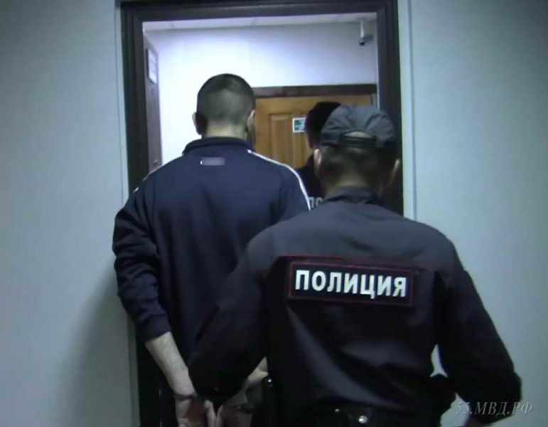 Омич пришел в полицию и лицом к лицу столкнулся со своим грабителем #Новости #Общество #Омск