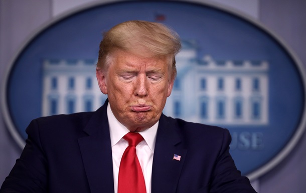Трамп заявил, что в маске похож на Одинокого рейнджера Трамп заявил, что в маске похож на Одинокого рейнджера