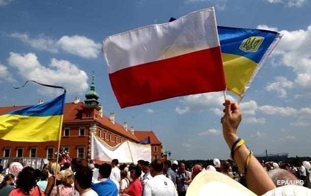 Украинцы в Польше стали тратить гораздо меньше Украинцы в Польше стали тратить гораздо меньше
