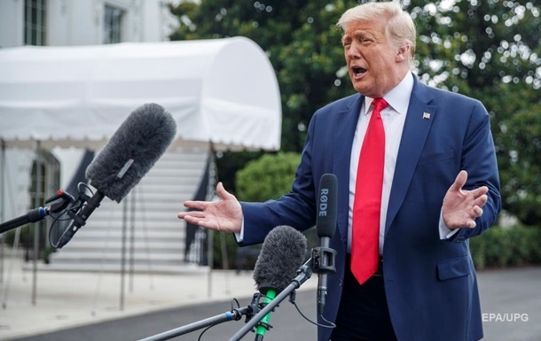 Трамп сократил тюремный срок своему экс-советнику Стоуну Трамп сократил тюремный срок своему экс-советнику Стоуну