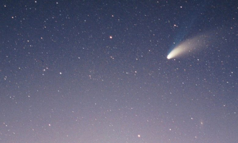 Что такое комета и почему она светится?