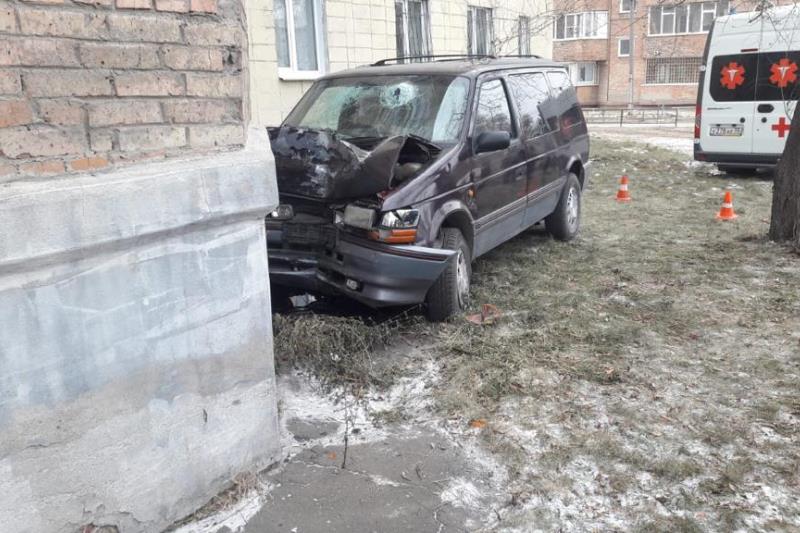 Омичу, въехавшему на «крайслере» в дом, грозит до 7 лет тюрьмы #Новости #Общество #Омск Омичу, въехавшему на «крайслере» в дом, грозит до 7 лет тюрьмы #Новости #Общество #Омск