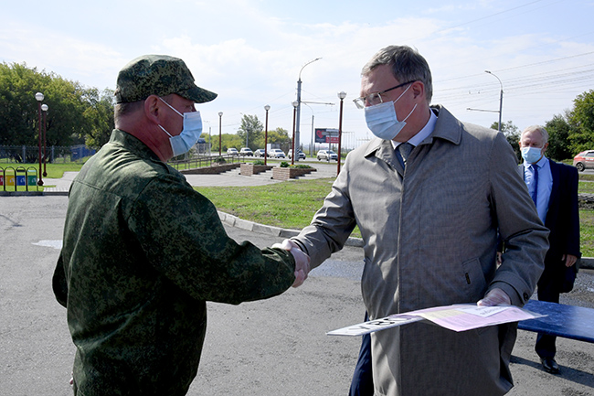 Бурков вручил новую технику охотинспекторам #Омск #Общество #Сегодня Бурков вручил новую технику охотинспекторам #Омск #Общество #Сегодня