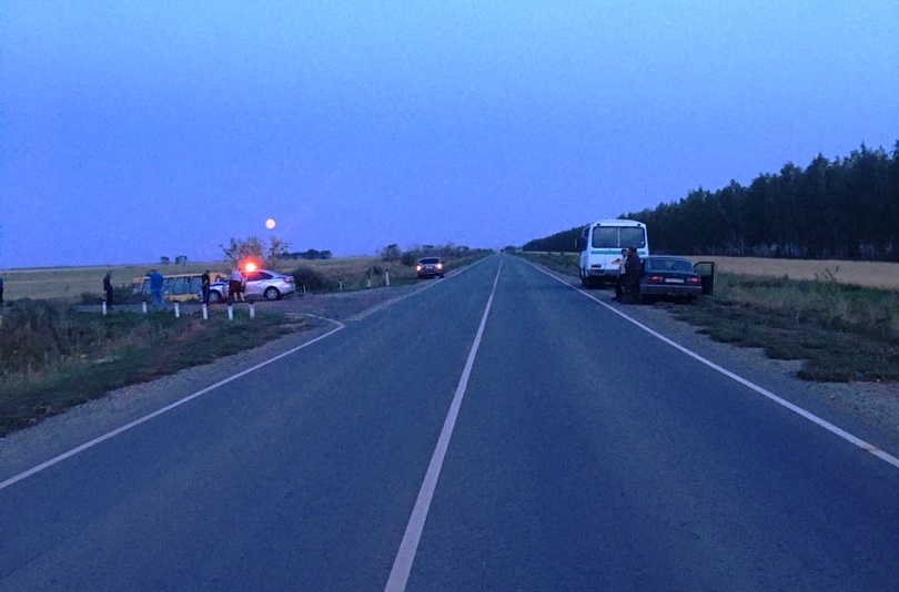 В Омской области пассажирский автобус столкнулся с грузовиком: есть пострадавшие #Омск #Общество #Сегодня В Омской области пассажирский автобус столкнулся с грузовиком: есть пострадавшие #Омск #Общество #Сегодня