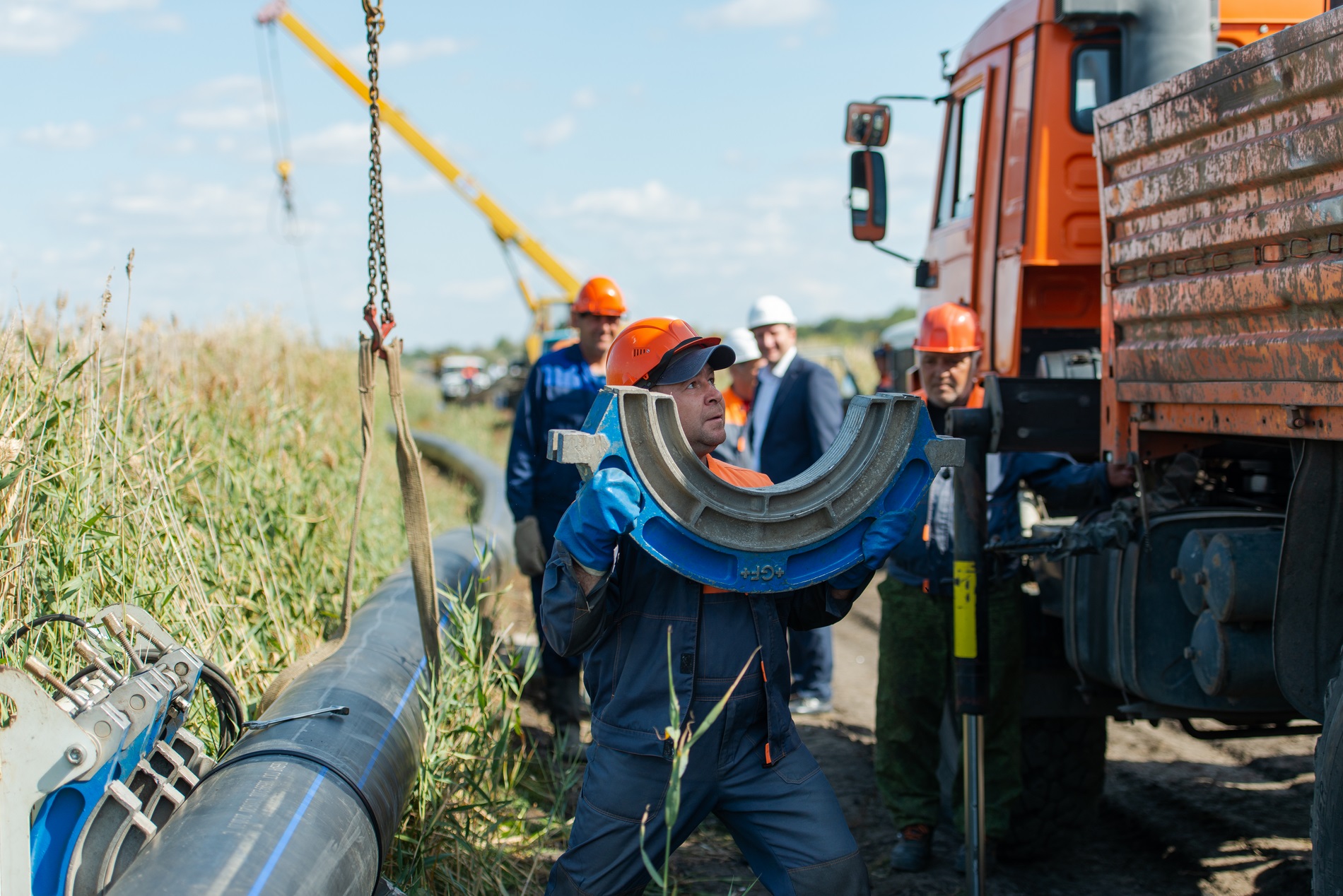 «Омскоблводопровод» меняет важнейший для водоснабжения Исилькуля участок трубы