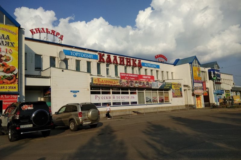 У торгового центра в Омске до смерти забили парня #Новости #Общество #Омск