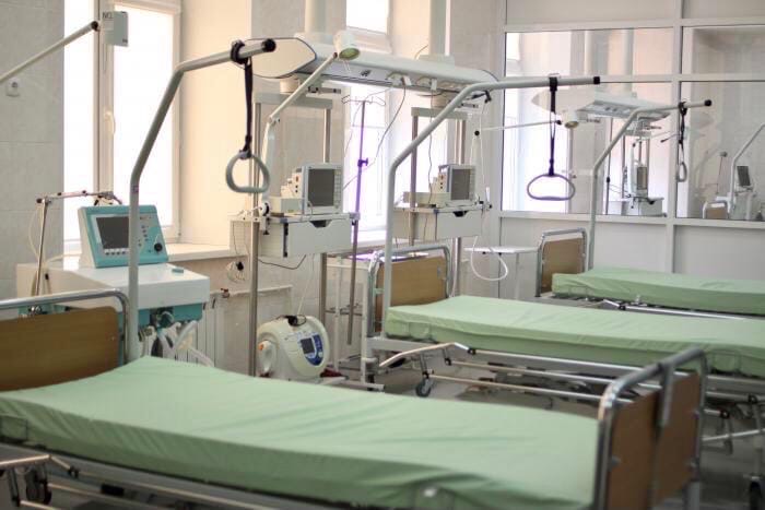 В омских больницах срочно разворачивают «ковидные» койки #Омск #Общество #Сегодня