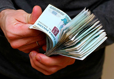 За год зарплата омичей выросла на 3000 рублей #Омск #Общество #Сегодня