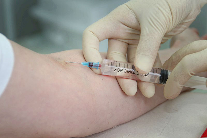 У трех привитых новой вакциной медиков нашли коронавирус #Омск #Общество #Сегодня