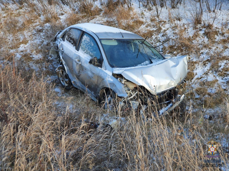 Под Омском насмерть разбился водитель: он вылетел в кювет #Омск #Общество #Сегодня