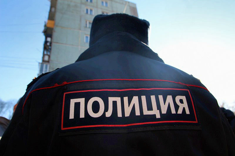 Омич, всадивший нож в грудь полицейскому, отправился в колонию всего на 1,5 года #Новости #Общество #Омск