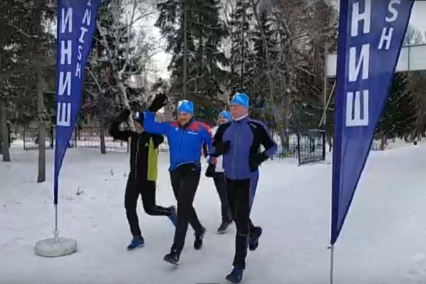 Бурков пробежал 3 км на Рождественском полумарафоне #Новости #Общество #Омск