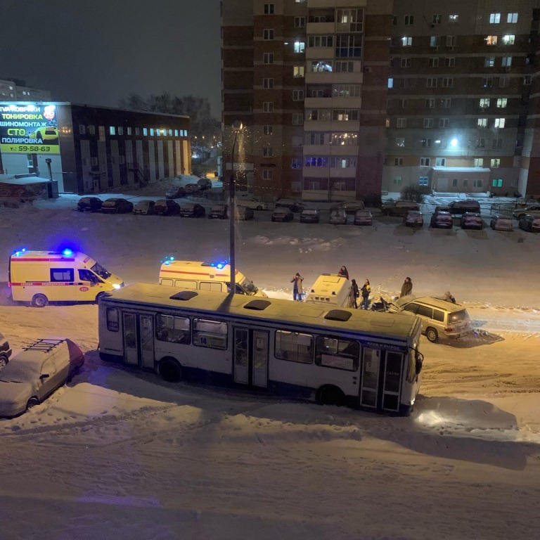 В Омске столкнулись «скорая» и Land Cruiser #Новости #Общество #Омск