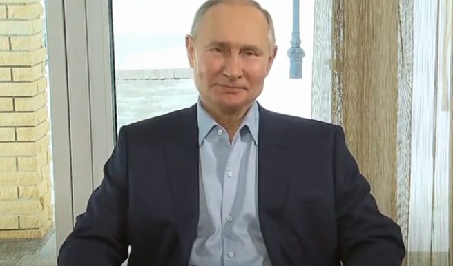 Путин вспомнил про омского студента, который в поисках интернета лазил на березу #Омск #Общество #Сегодня