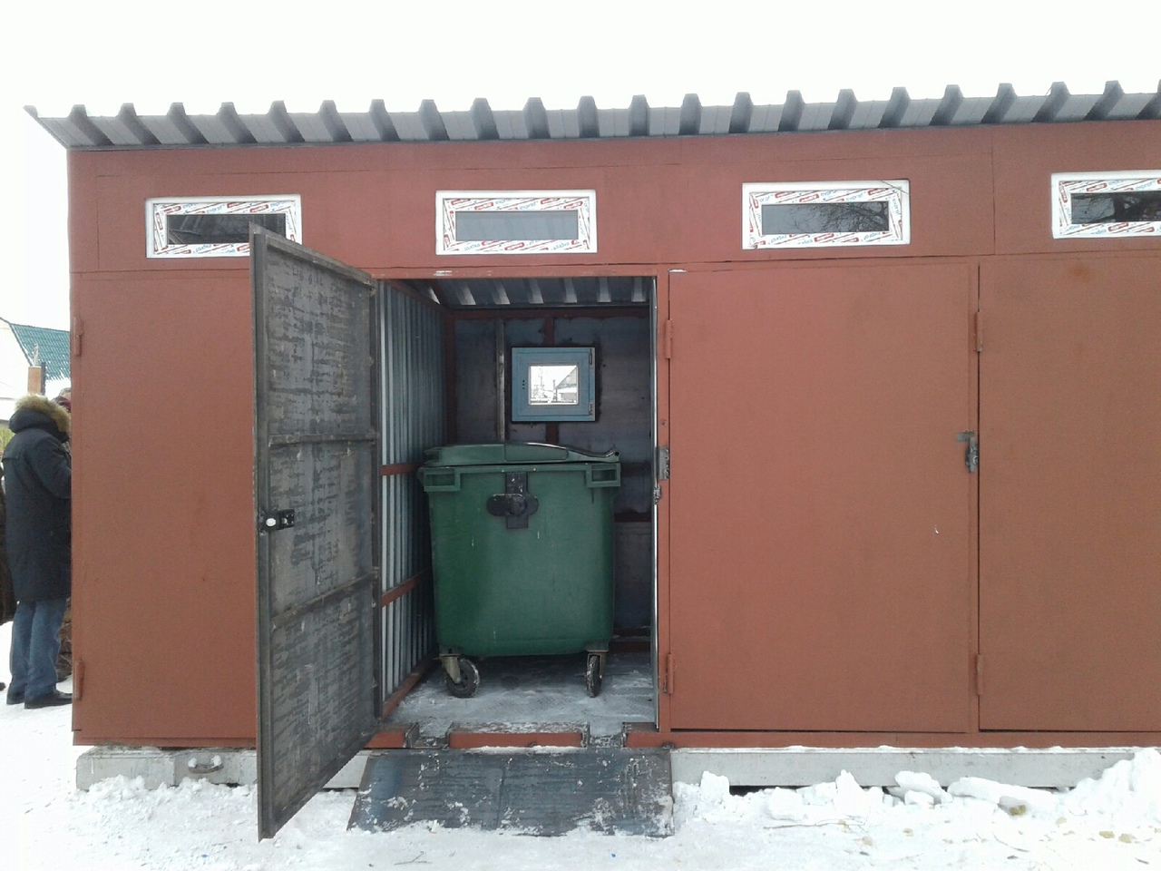 В Омске устанавливают новые мусорные площадки с секциями для крупногабарита #Новости #Общество #Омск