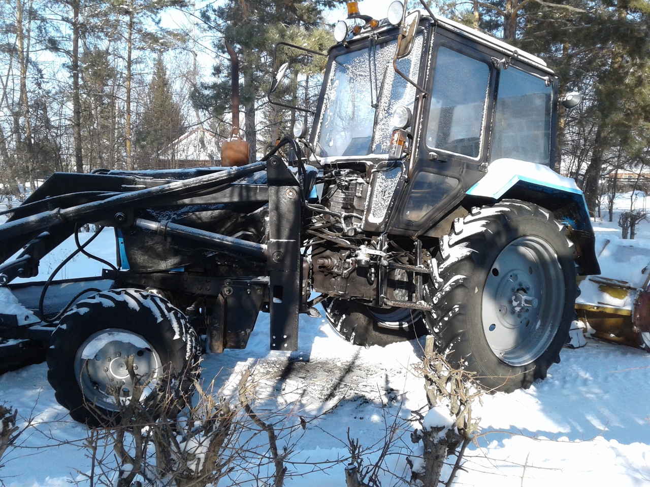 В Омской области при очистке дорог от снега трактор разорвало пополам #Омск #Общество #Сегодня