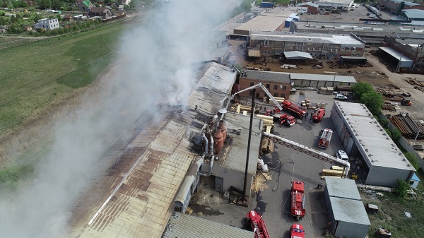 В Омске полностью сгорел огромный склад с пиломатериалами #Новости #Общество #Омск