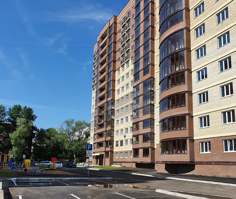 У Казачьего сквера в центре Омска сдали новую высотку У Казачьего сквера в центре Омска сдали новую высотку