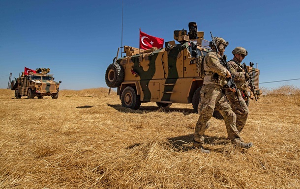 В Сирии обстреляли турецкий БТР, двое погибших