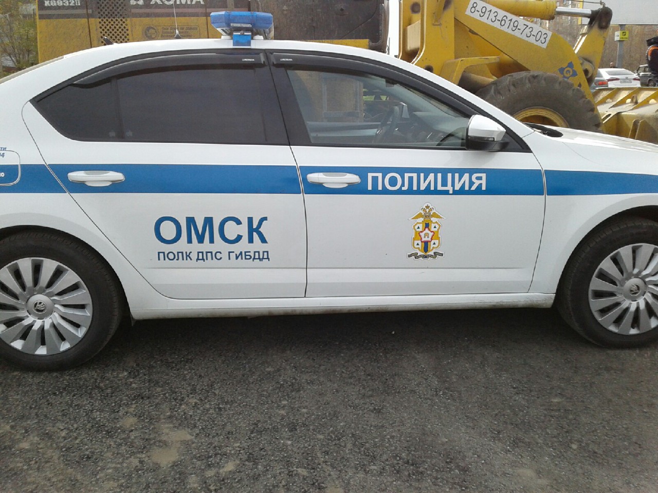 Омич чуть не угробил двоих детей, поворачивая с правой полосы #Омск #Общество #Сегодня