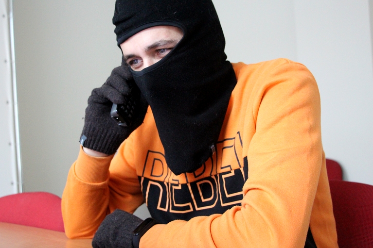 Омич доверился полицейским и потерял 1,5 миллиона #Новости #Общество #Омск Омич доверился полицейским и потерял 1,5 миллиона #Новости #Общество #Омск