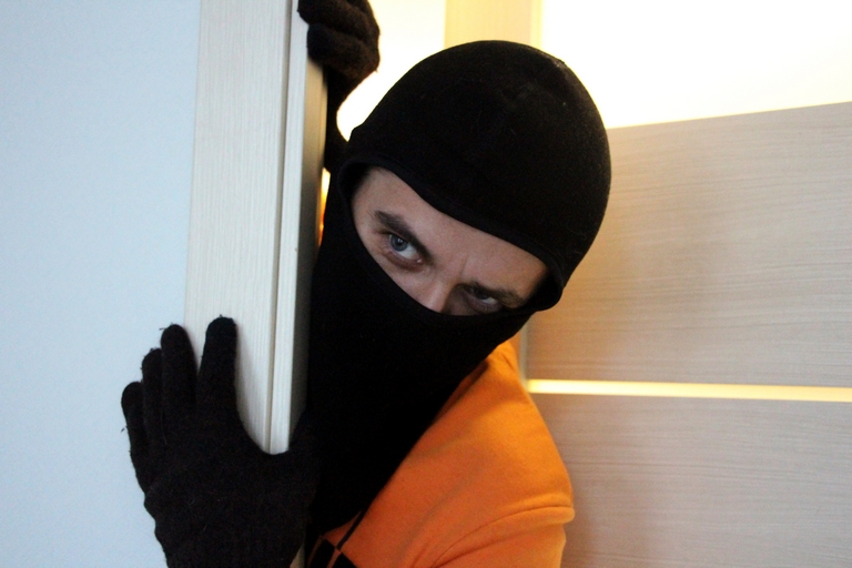 Омич повредил ногу при попытке обокрасть салон связи #Новости #Общество #Омск Омич повредил ногу при попытке обокрасть салон связи #Новости #Общество #Омск