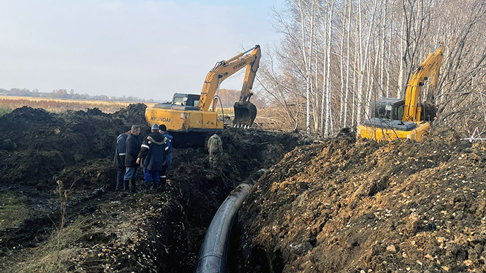 В Омской области аварийные участки водопроводов заменяют пластиком #Новости #Общество #Омск