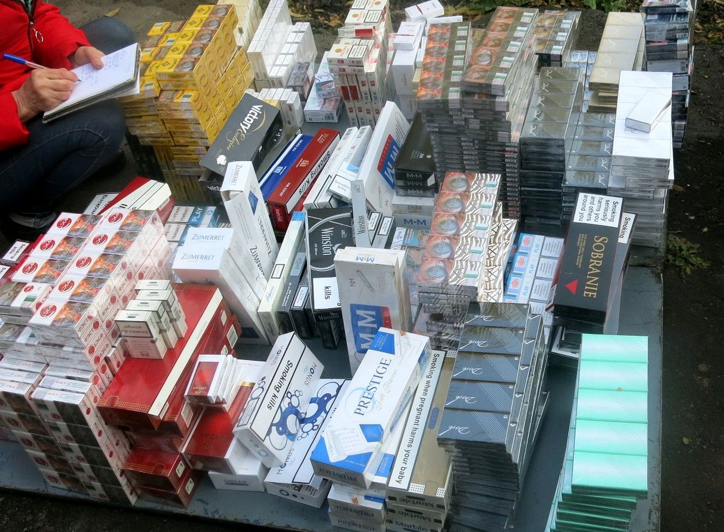 В магазине Омска нашли почти 3 тысячи пачек нелегальных сигарет #Омск #Общество #Сегодня