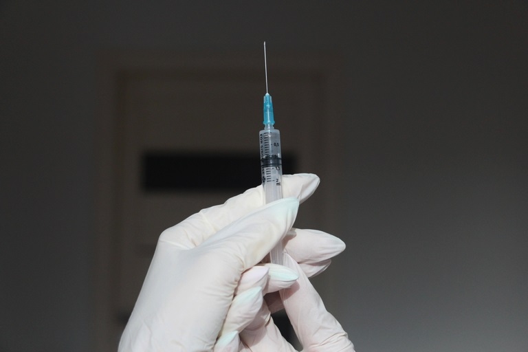 Ученые рассказали о вакцине от коронавируса для детей и подростков #Омск #Общество #Сегодня