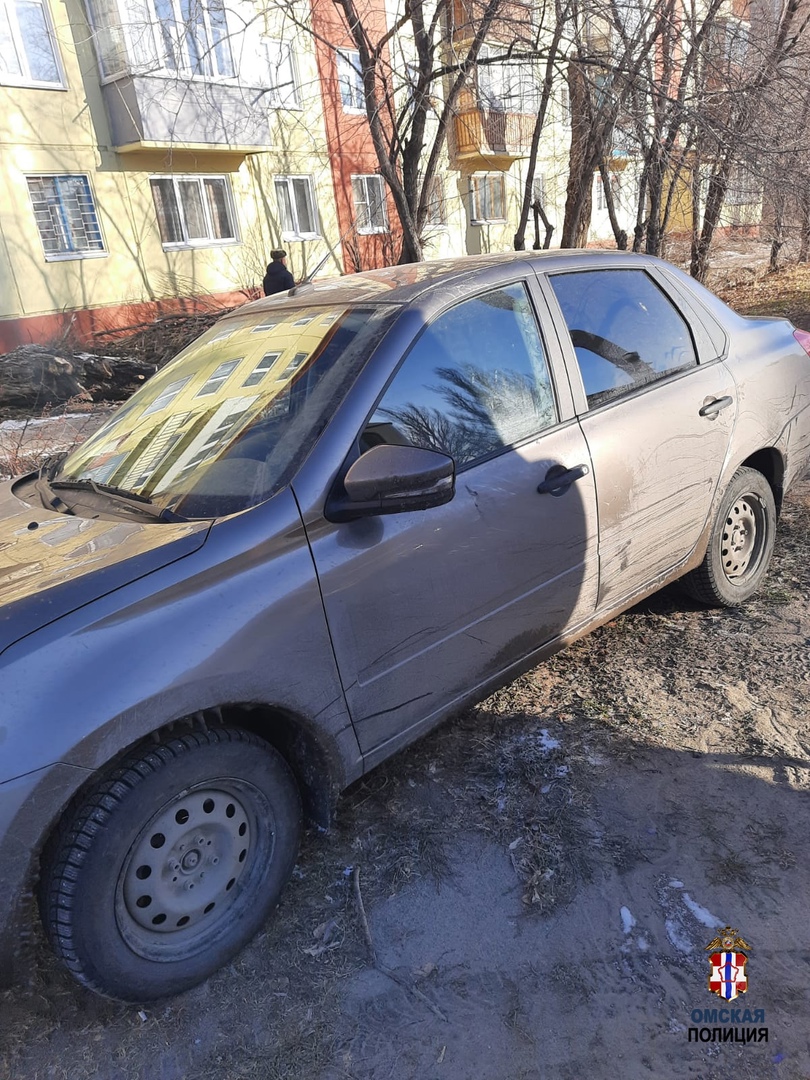 Омич угнал чужую машину, а потом сам позвонил в полицию #Омск #Общество #Сегодня
