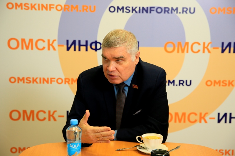 Депутат Госдумы заявил, что 90 % омичей против QR‑кодов #Омск #Общество #Сегодня