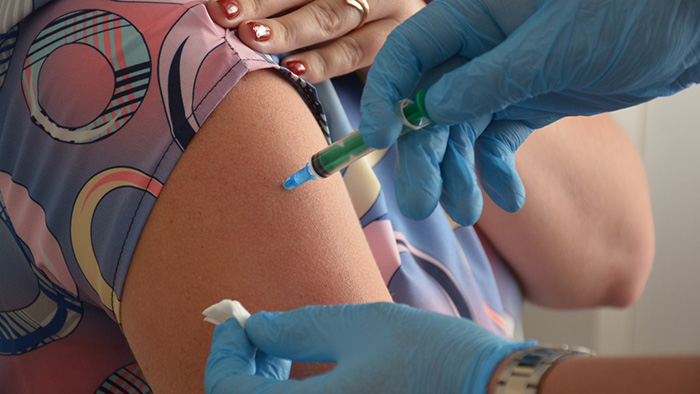 Крига ввел обязательную вакцинацию от ковида для омских пенсионеров #Новости #Общество #Омск