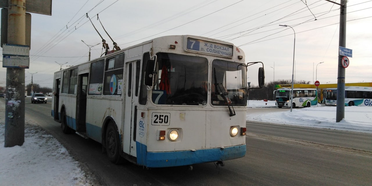 В Омске «развели» два популярных троллейбусных маршрута #Новости #Общество #Омск