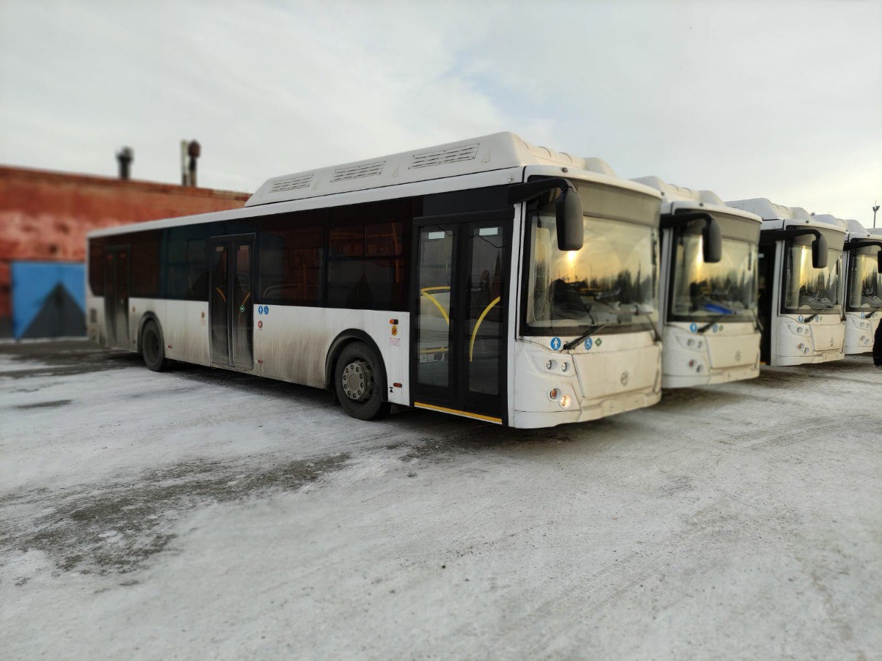 В Омск поступило еще 15 экологичных автобусов #Омск #Общество #Сегодня