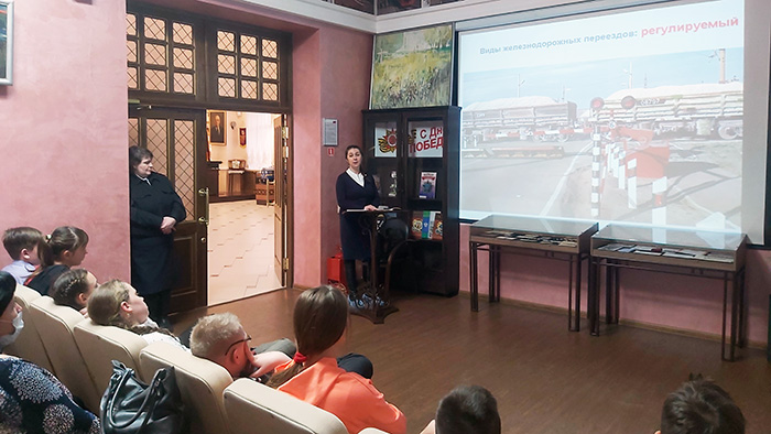 Омские школьники ощутили опасность железнодорожных переездов #Омск #Общество #Сегодня Омские школьники ощутили опасность железнодорожных переездов #Омск #Общество #Сегодня