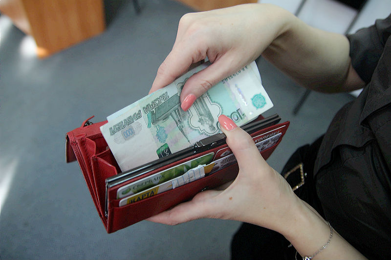 Больше 20 % омичей потратят «тринадцатую» зарплату на погашение кредитов #Омск #Общество #Сегодня