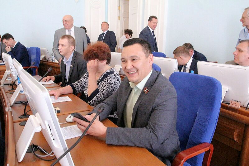 Экс-депутат омского Заксобрания оказался крупным мошенником #Омск #Общество #Сегодня