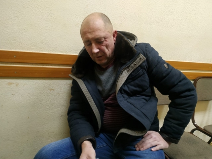 Суд выпустил на свободу омича, который швырял об пол своих детей #Новости #Общество #Омск