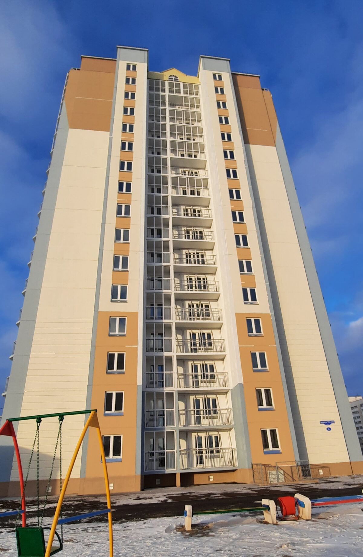 У «Пиратского острова» в Омске сдали 16-этажный дом #Омск #Общество #Сегодня