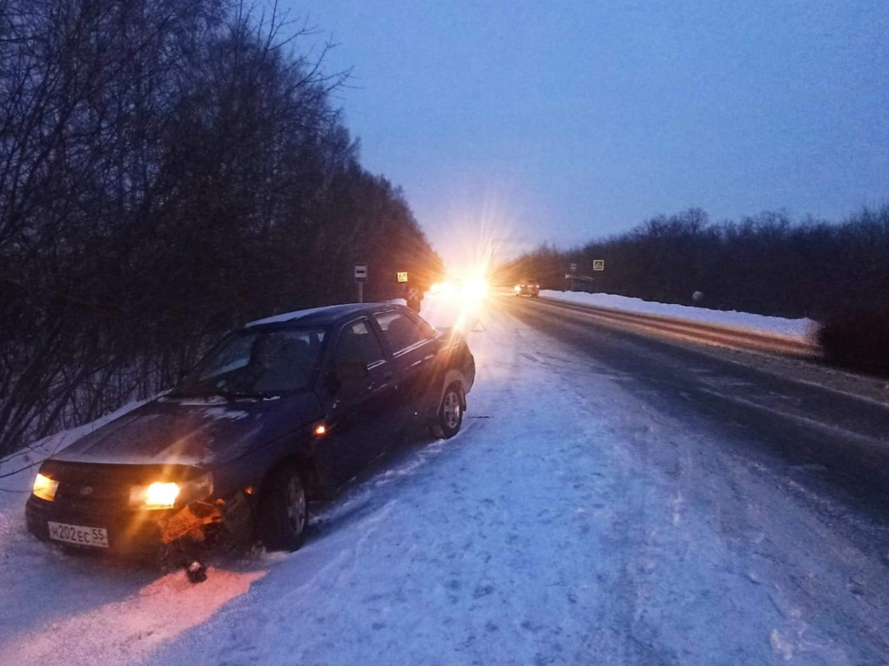 На дорогах Омска вечером сбили двух школьников #Омск #Общество #Сегодня