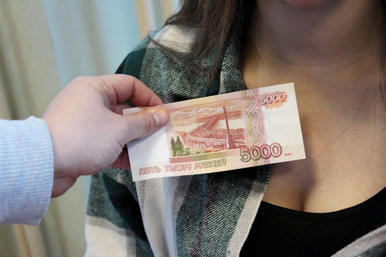 Омич украл у любовницы детское пособие и вернулся к жене #Омск #Общество #Сегодня Омич украл у любовницы детское пособие и вернулся к жене #Омск #Общество #Сегодня