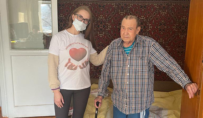 Соцработники поздравили пожилых омичей с Днем защитника Отечества #Омск #Общество #Сегодня Соцработники поздравили пожилых омичей с Днем защитника Отечества #Омск #Общество #Сегодня