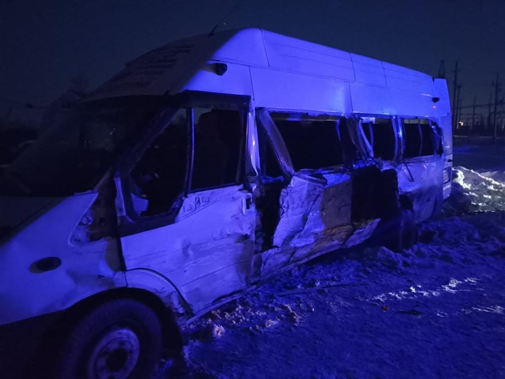 В Омске 6 человек пострадали в ДТП с маршруткой #Новости #Общество #Омск