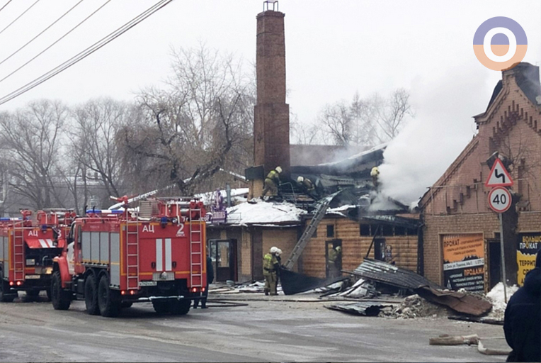 Крупный пожар в центре Омска тушат уже 7 часов #Омск #Общество #Сегодня