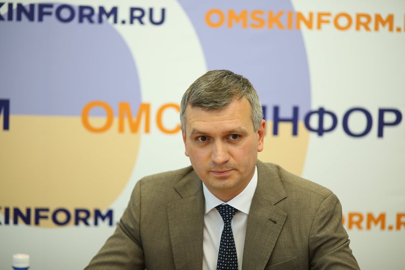 Банкир рассказал, что омичам делать с картами Visa и Mastercard #Омск #Общество #Сегодня