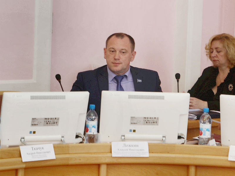 Омские депутаты решили, что их больше не будут выбирать по партийным спискам #Омск #Общество #Сегодня