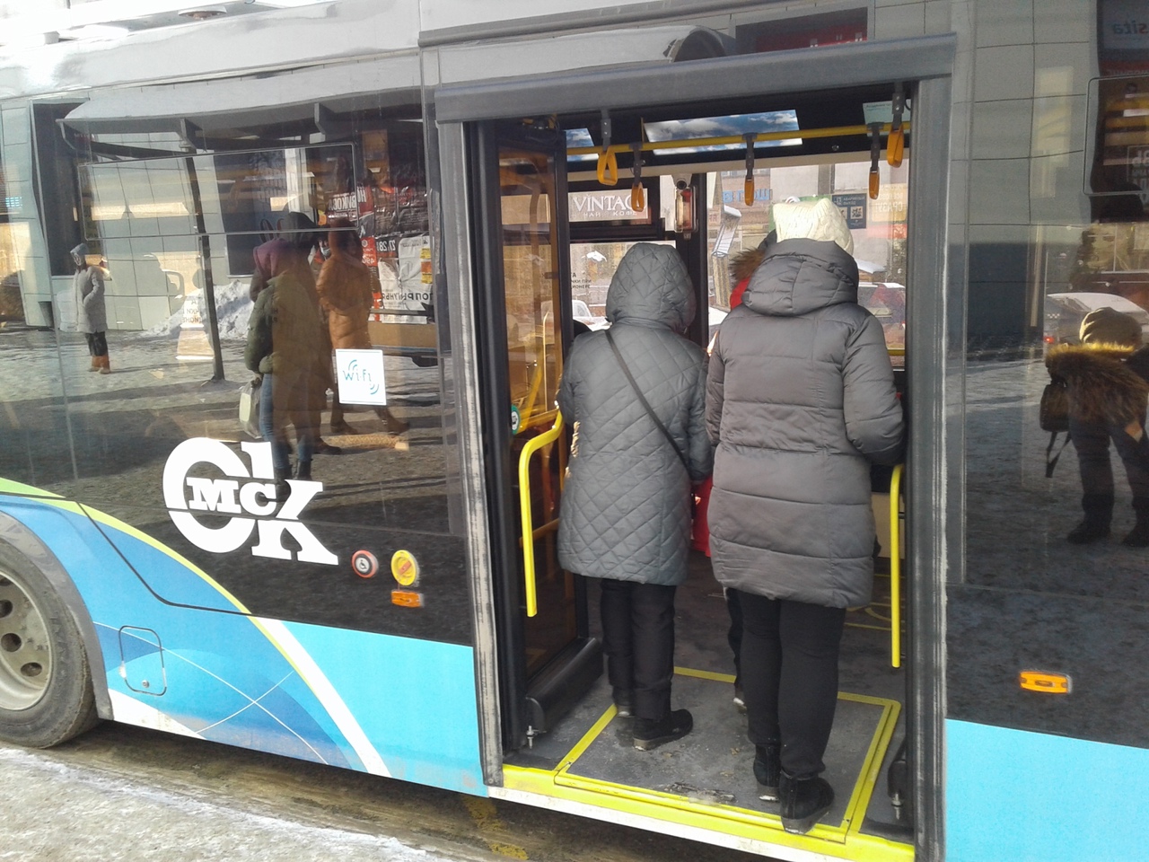 Омичка, ехавшая в троллейбусе, получила сотрясение мозга #Новости #Общество #Омск